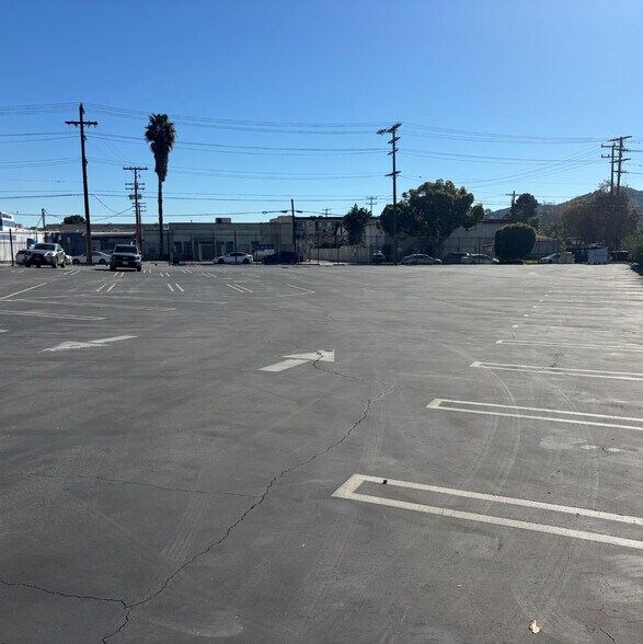More Photos Of 157-159 W Providencia Ave, Burbank Warehouse For Lease