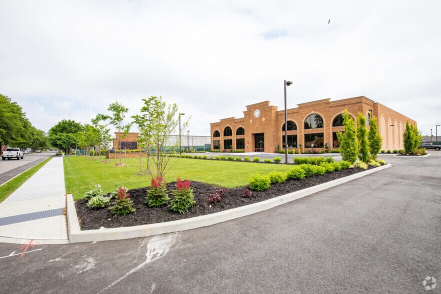 More Photos Of 175 Knickerbocker Ave, Bohemia Manufacturing For Lease