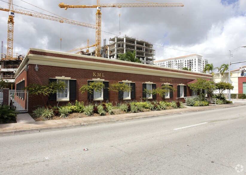 More Photos Of 2500 Douglas Rd, Coral Gables Medical For Lease