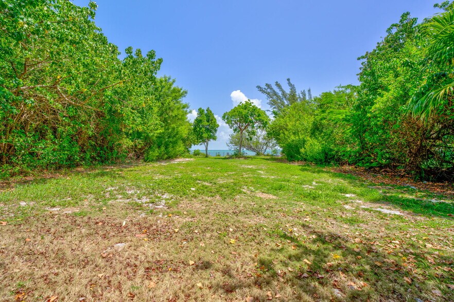 More Photos Of 14 125th Street Gulf, Marathon Office Residential For Sale