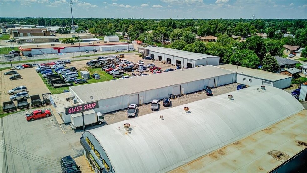 More Photos Of 4625 NW 10th St, Oklahoma City Distribution For Sale