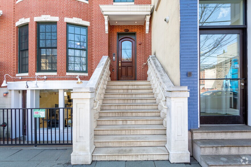 More Photos Of 277 Grand St, Jersey City Apartments For Lease