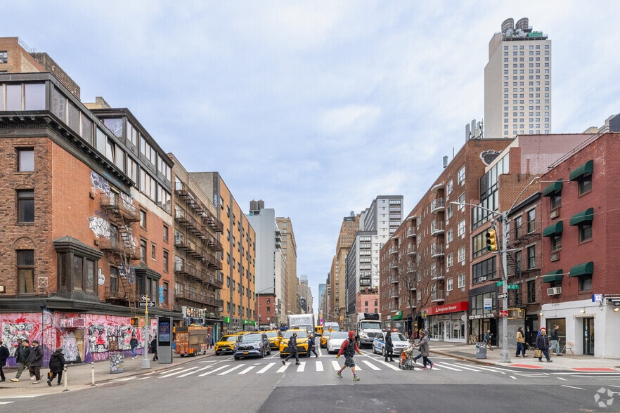 More Photos Of 214-216 Seventh Ave, New York Apartments For Lease