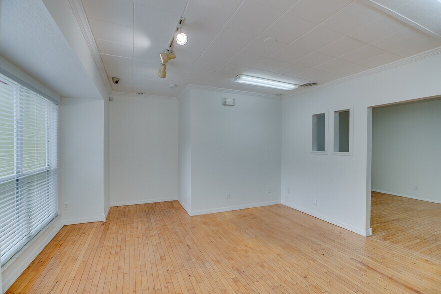 More Photos Of 840 19th St, Vero Beach Office For Lease