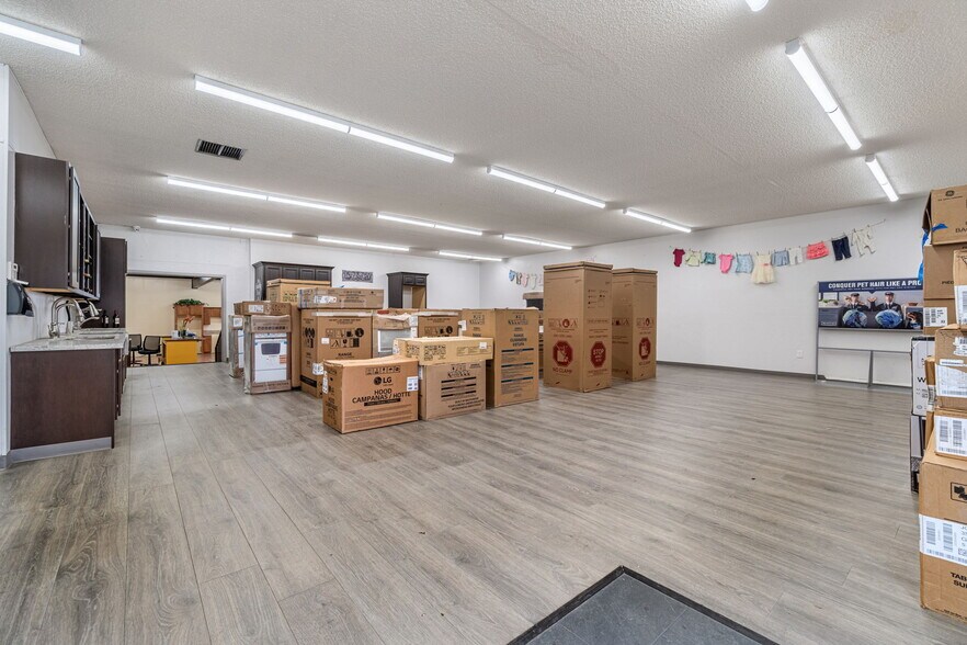 More Photos Of 341 Harris St, Eureka Storefront For Sale