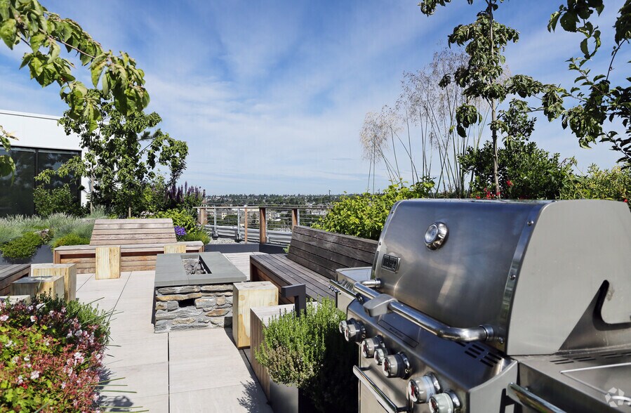 More Photos Of 6717 Roosevelt Way NE, Seattle Apartments For Lease