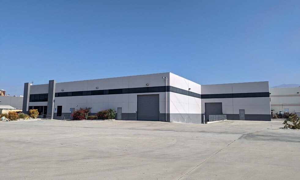 More Photos Of 4730 Littlejohn St, Baldwin Park Warehouse For Lease