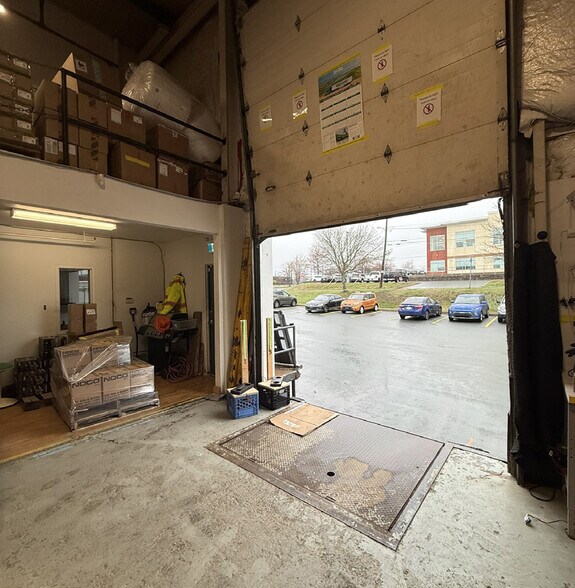 More Photos Of 20-24 Akerley Blvd, Dartmouth Distribution For Lease