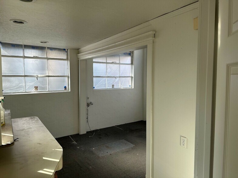 More Photos Of 634 5th Ave, San Rafael Storefront For Lease