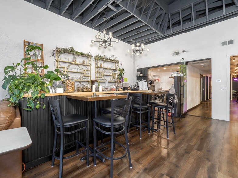 More Photos Of 503 E 1st St, Newberg Storefront For Sale