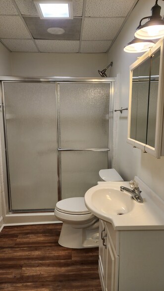 More Photos Of 705 Ridgeway Ave, Shelbyville Flex For Sale