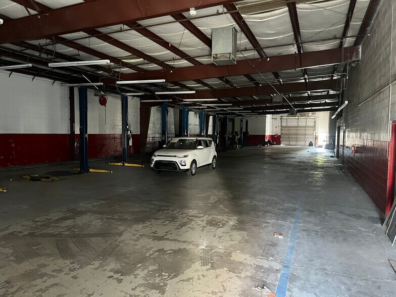 More Photos Of 3190 Auto Center Cir, Stockton Auto Dealership For Lease