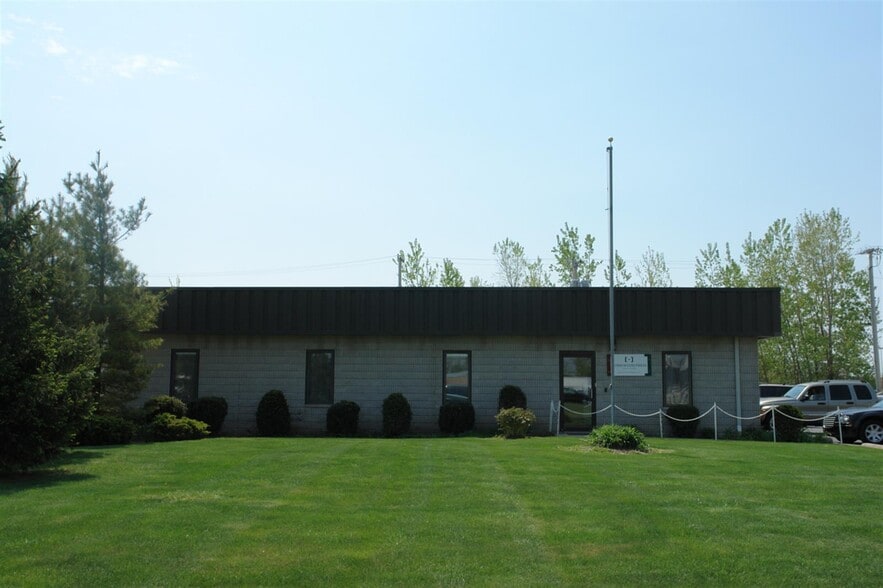 More Photos Of 400 E State Line Rd, Toledo Warehouse For Lease