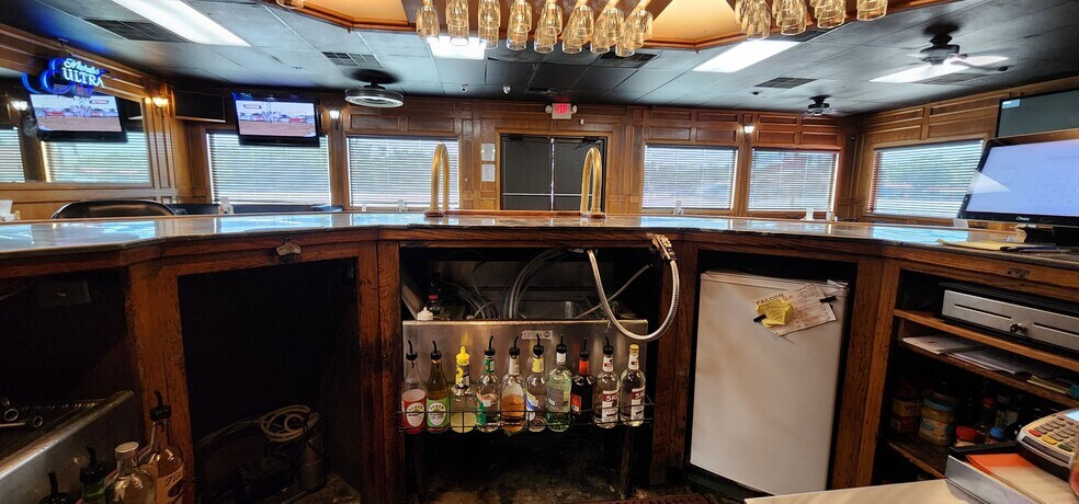 More Photos Of 701 N Martin Luther King Jr Hwy, Mexia Restaurant For Sale