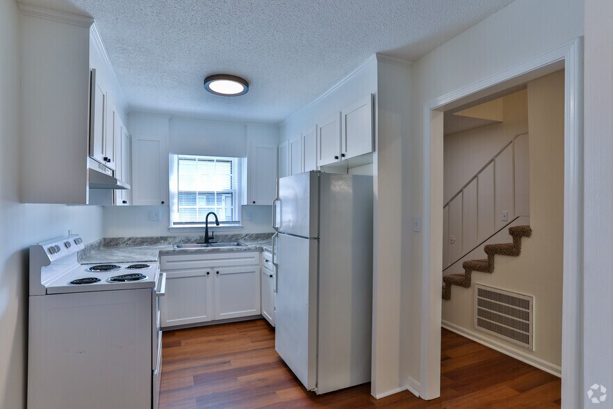 More Photos Of 1127 Rutherford Rd, Greenville Apartments For Sale