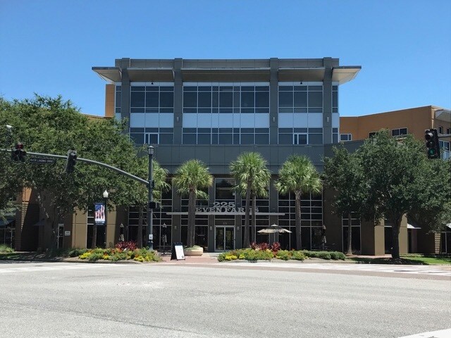 More Photos Of 225 Seven Farms Dr, Daniel Island Office Residential For Lease
