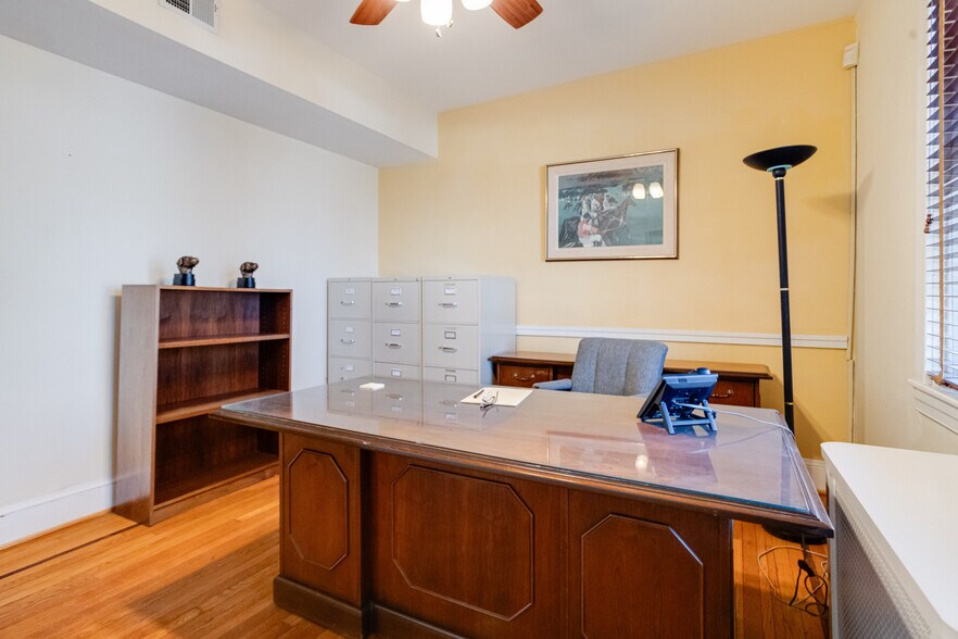 More Photos Of 407 W Pennsylvania Ave, Towson Office For Sale