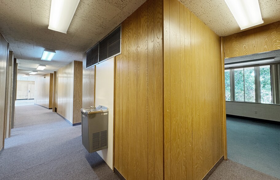 More Photos Of 301 NW 36th St, Oklahoma City Medical For Lease