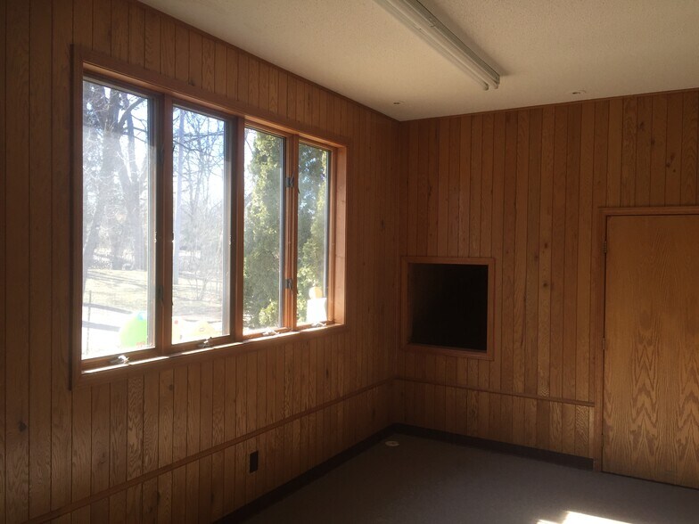 More Photos Of 216 W Chicago St, Jonesville Office For Sale