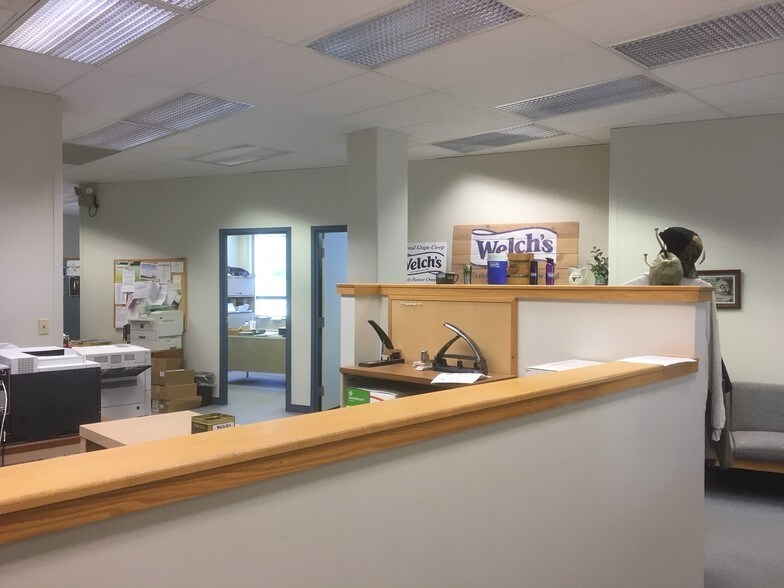 More Photos Of 2-4 S Portage St, Westfield Office For Lease