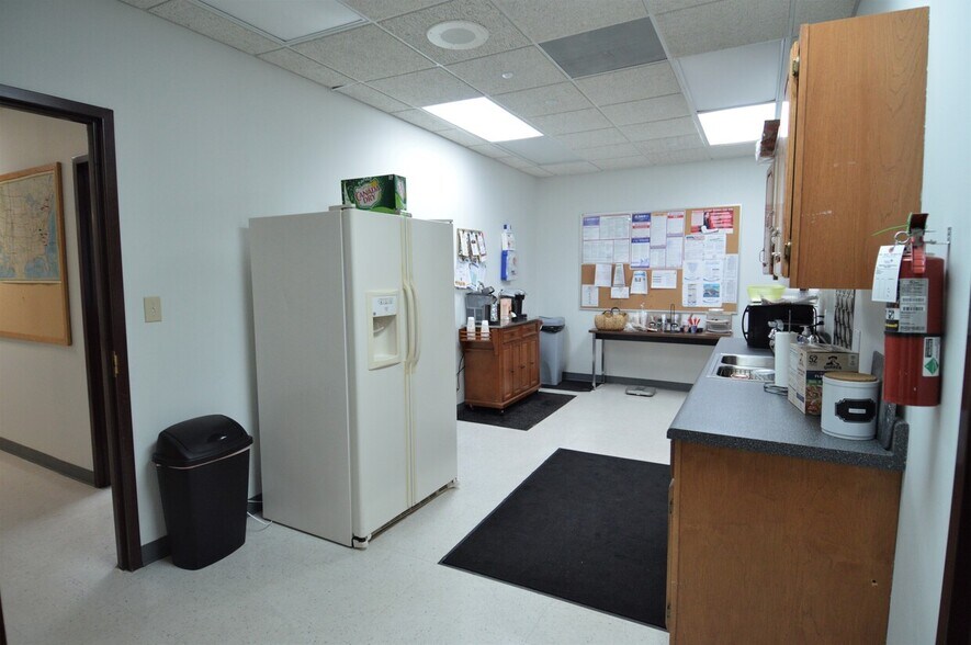 More Photos Of 3250 Green Park Cir, Charlotte Warehouse For Lease