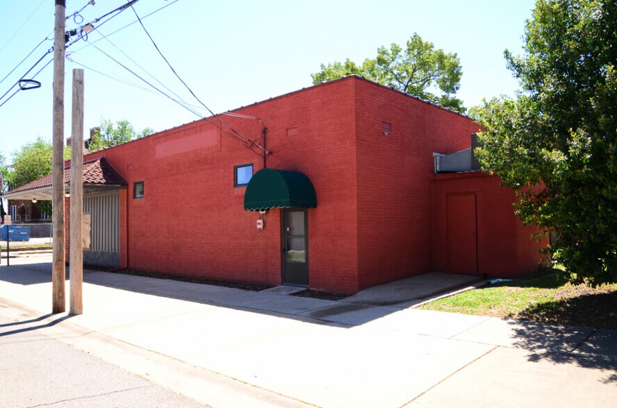 More Photos Of 500 S 20th St, Fort Smith Flex For Lease