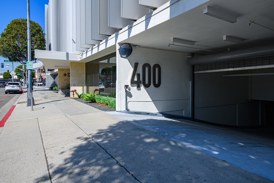 More Photos Of 400 S Beverly Dr, Beverly Hills Office For Lease