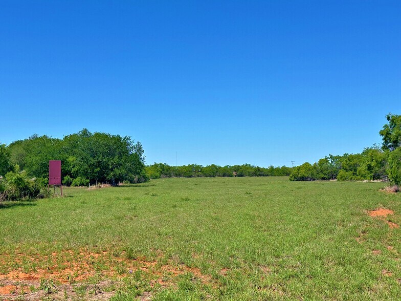 More Photos Of 3265 TX-97, Jourdanton Land For Sale