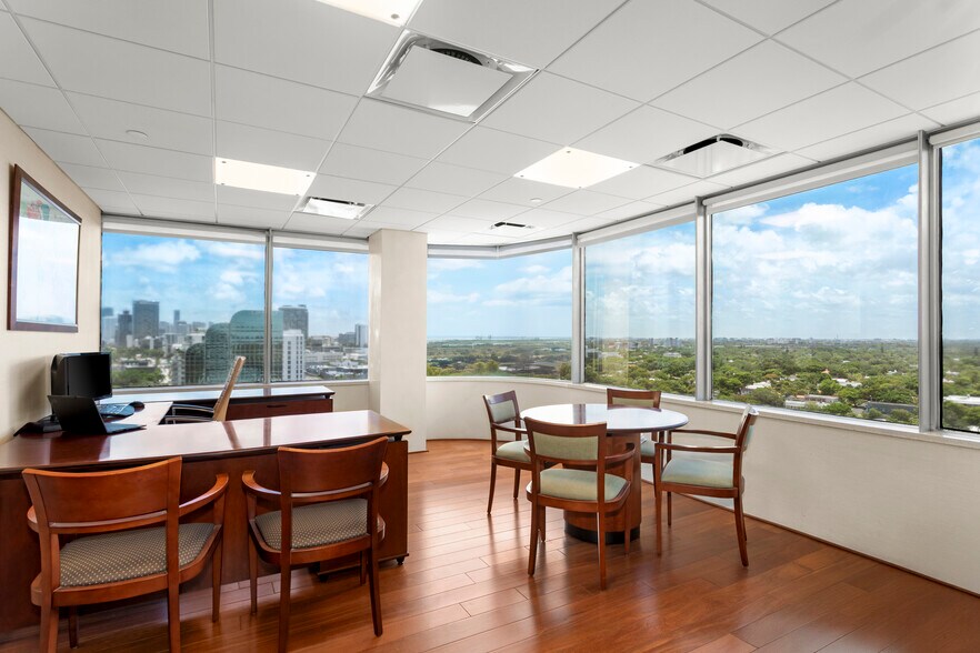 More Photos Of 4770 Biscayne Blvd, Miami Office For Sale