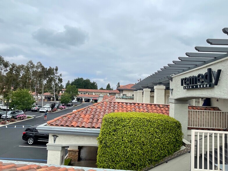 More Photos Of 3637-3755 E Thousand Oaks Blvd, Thousand Oaks Unknown For Lease