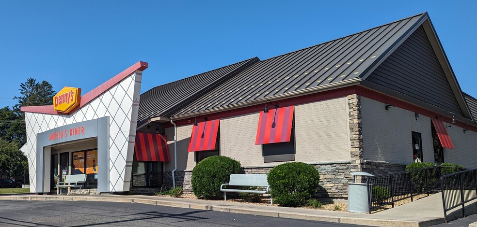 Primary Photo Of 1177 Reservoir Ave, Cranston Restaurant For Lease