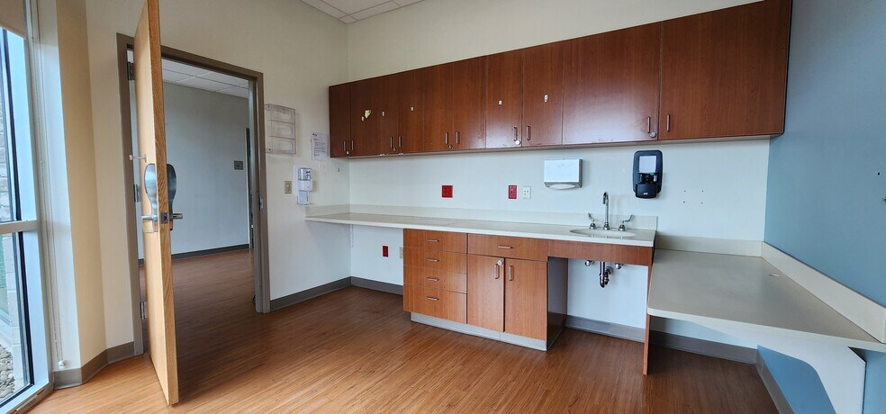 More Photos Of 10 Treible Dr, Tunkhannock Medical For Lease