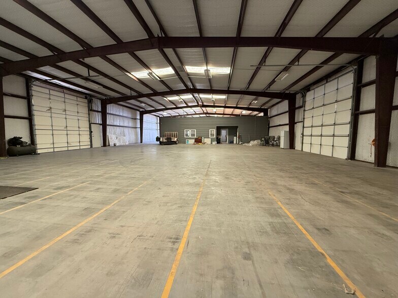 More Photos Of 2303 Private Road 7340 rd, Lubbock Warehouse For Lease