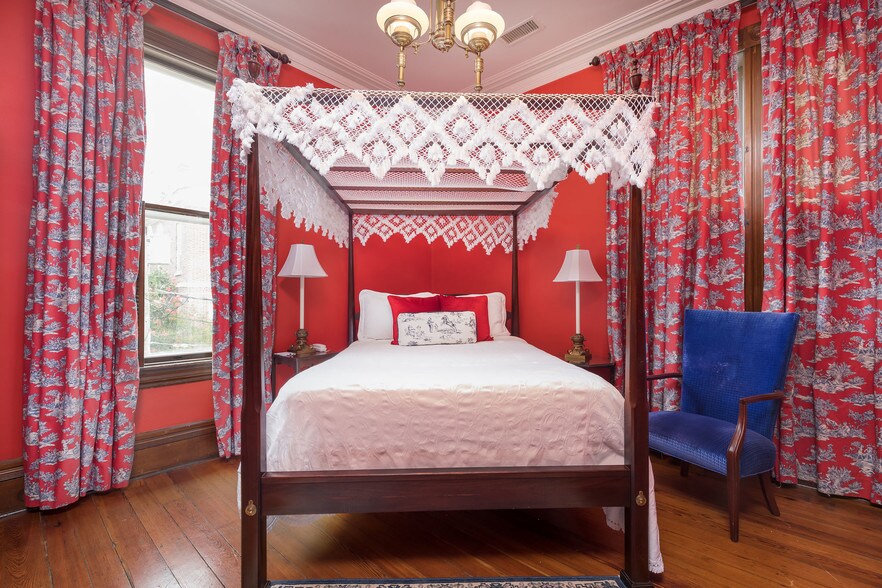 More Photos Of 117 Broad St, Charleston Hotel For Sale