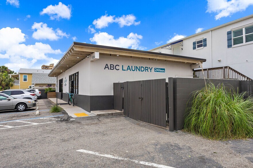 More Photos Of 1333 3rd St N, Jacksonville Beach Freestanding For Lease