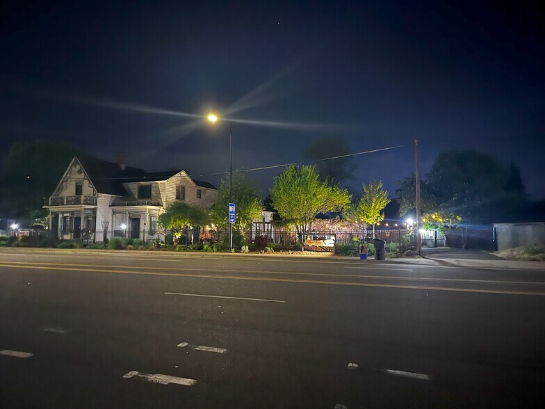 More Photos Of 236 SE Stephens St, Roseburg Hospitality For Sale