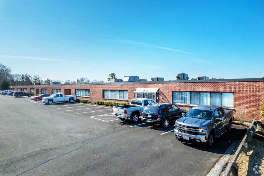 More Photos Of 67 Sharp St, Hingham Manufacturing For Lease