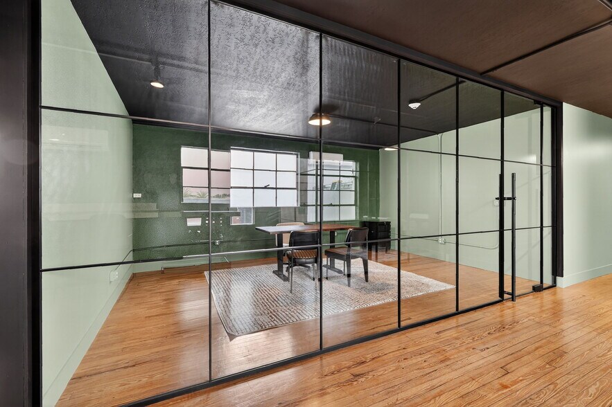 More Photos Of 103 S 2nd St, Leesburg Office For Lease