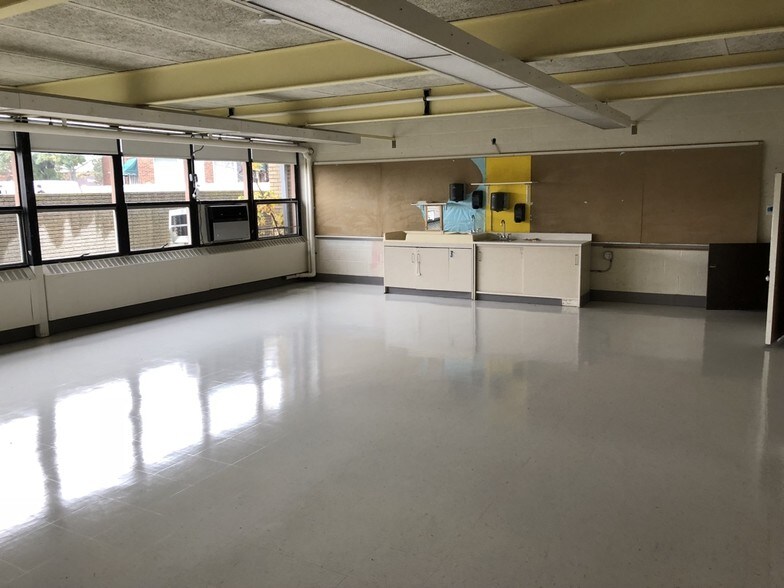 More Photos Of 18430 Utica Rd, Roseville Religious Facility For Sale