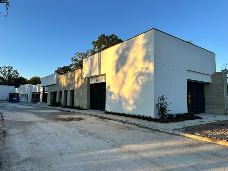More Photos Of 7702 Magnolia Beach Rd, Denham Springs Office For Lease