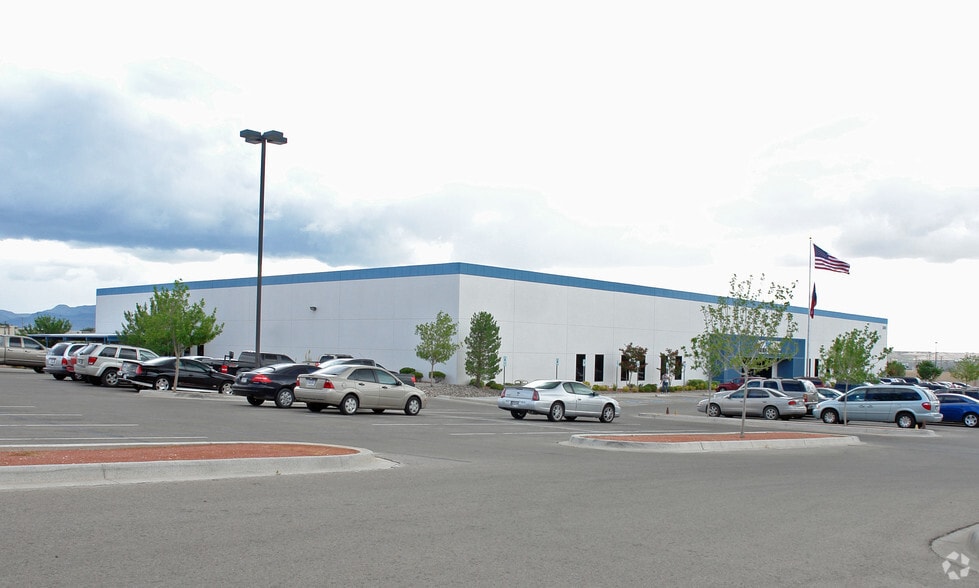 More Photos Of 500 S Mesa Hills Dr, El Paso Office For Lease