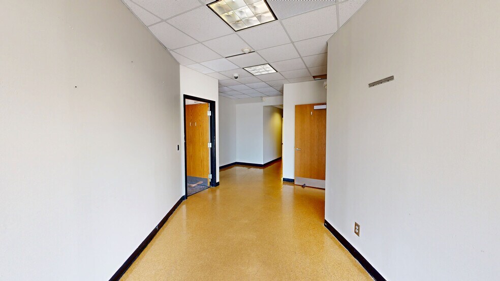 More Photos Of 325 S Fairground St, Marietta Office For Sale