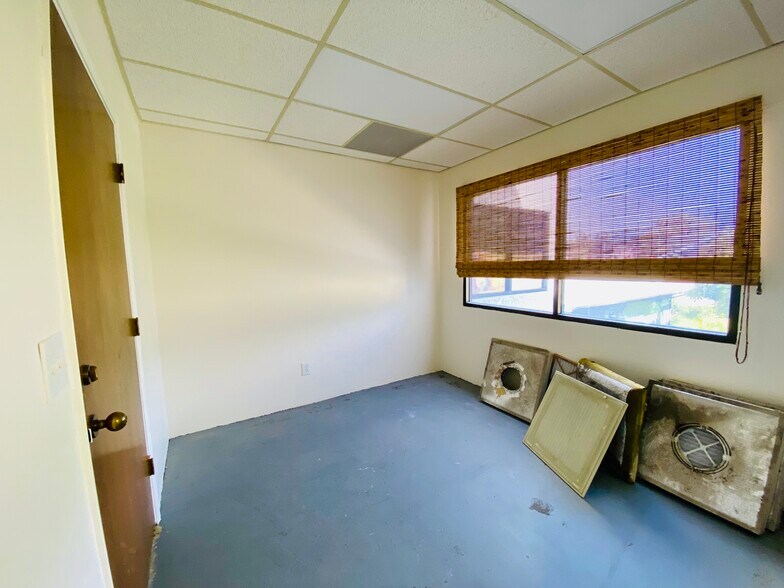 More Photos Of 732 N Lake Ave, Pasadena Office For Lease