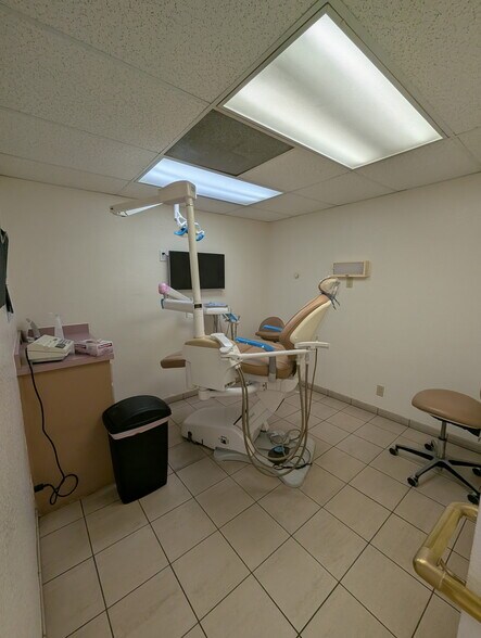 More Photos Of 1614 French St, Santa Ana Medical For Sale