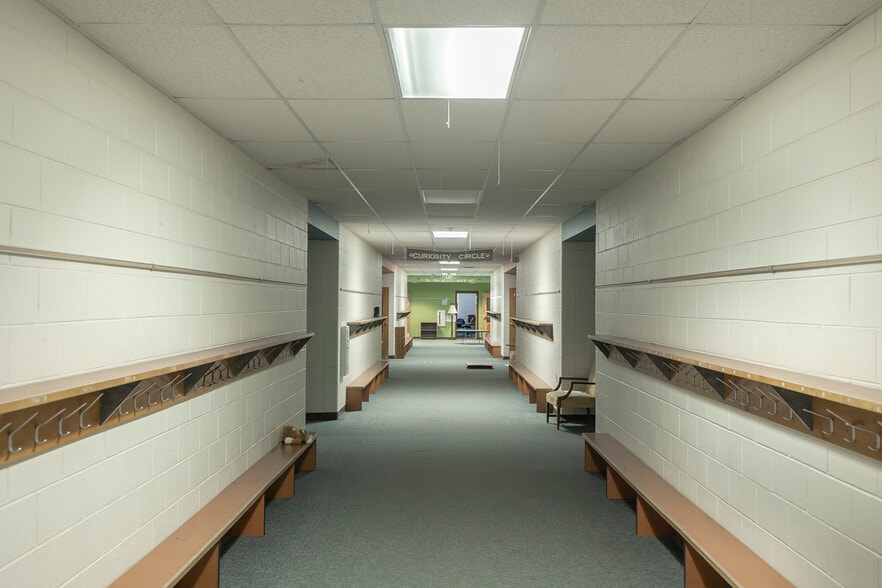 More Photos Of 202 Topaz Ave, Granby Schools For Sale