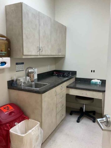 More Photos Of 425 Nursing Home Dr, Arcadia Medical For Sale