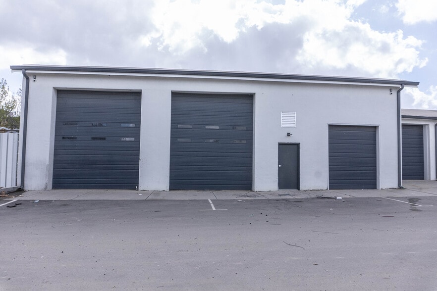 More Photos Of 122 Atando Ave, Charlotte Service For Lease