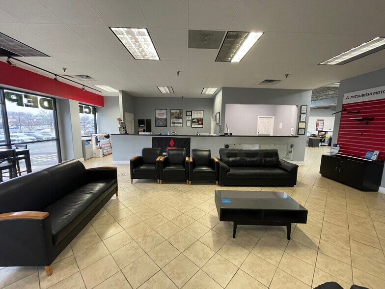 More Photos Of 9075-9125 Antique Way, Manassas Warehouse For Lease