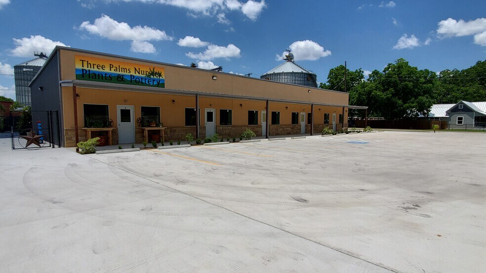 More Photos Of 301 S Franklin St, Holland Storefront For Sale