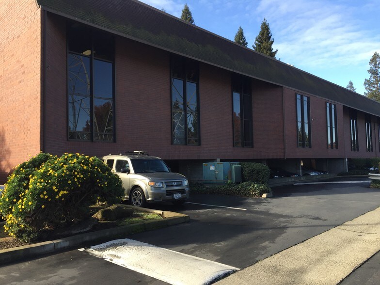 More Photos Of 2335 American River Dr, Sacramento Office For Lease